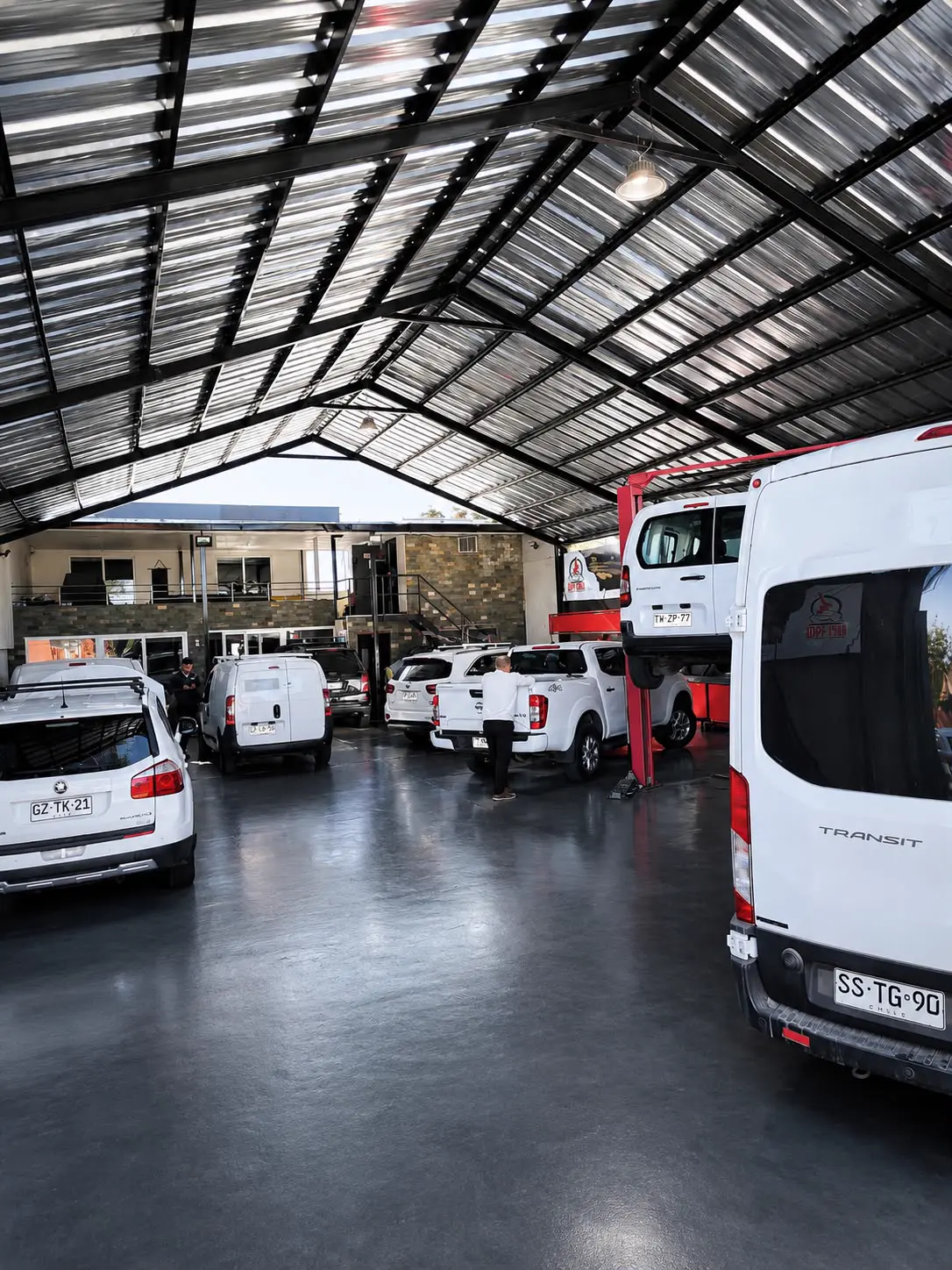 Ford Transit y furgones en taller Santiago